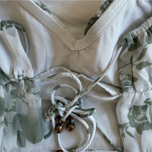 HELLO MOLLY Pretty Polly Green White Floral Tie Back Crop Top with Sleeves XS - Picture 3 of 13